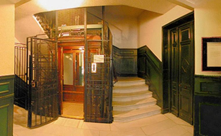 Hostal Santa Isabel Madrid Ngoại thất bức ảnh